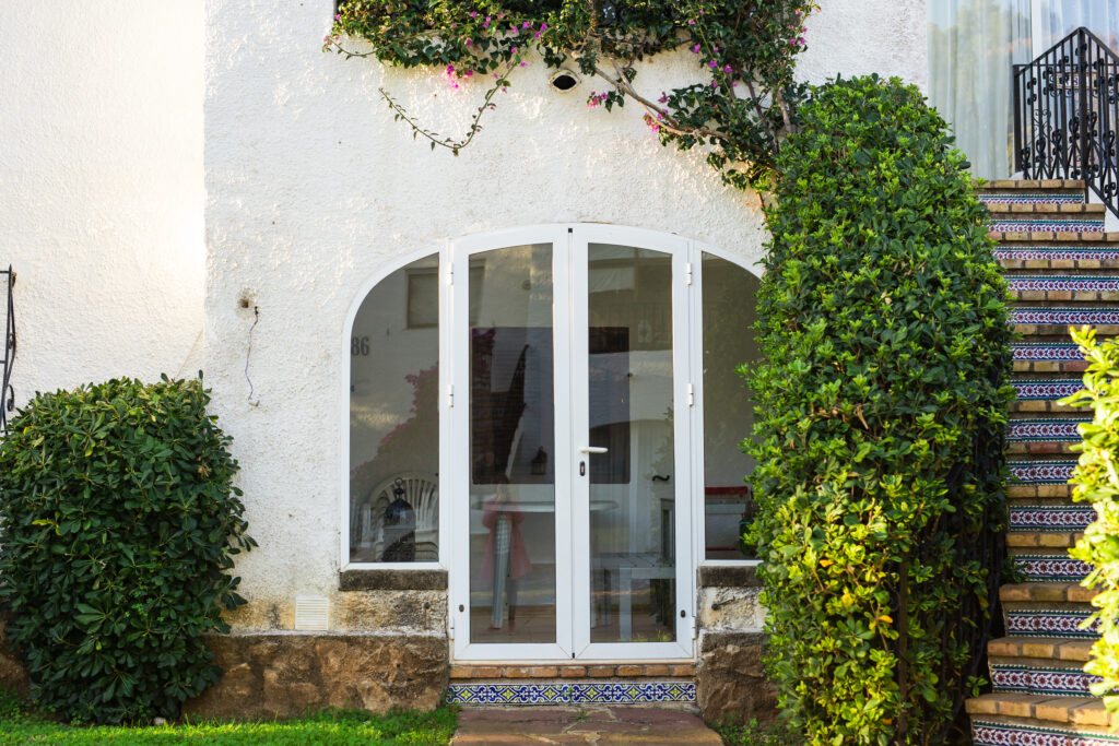 residential custom window installation